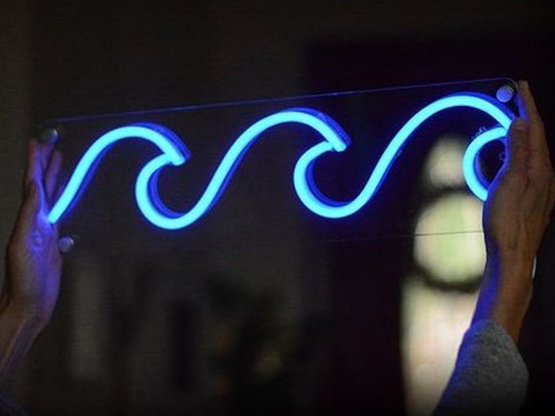 Waves-Neon-Sign