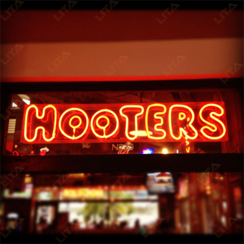 Hooters Neon Sign